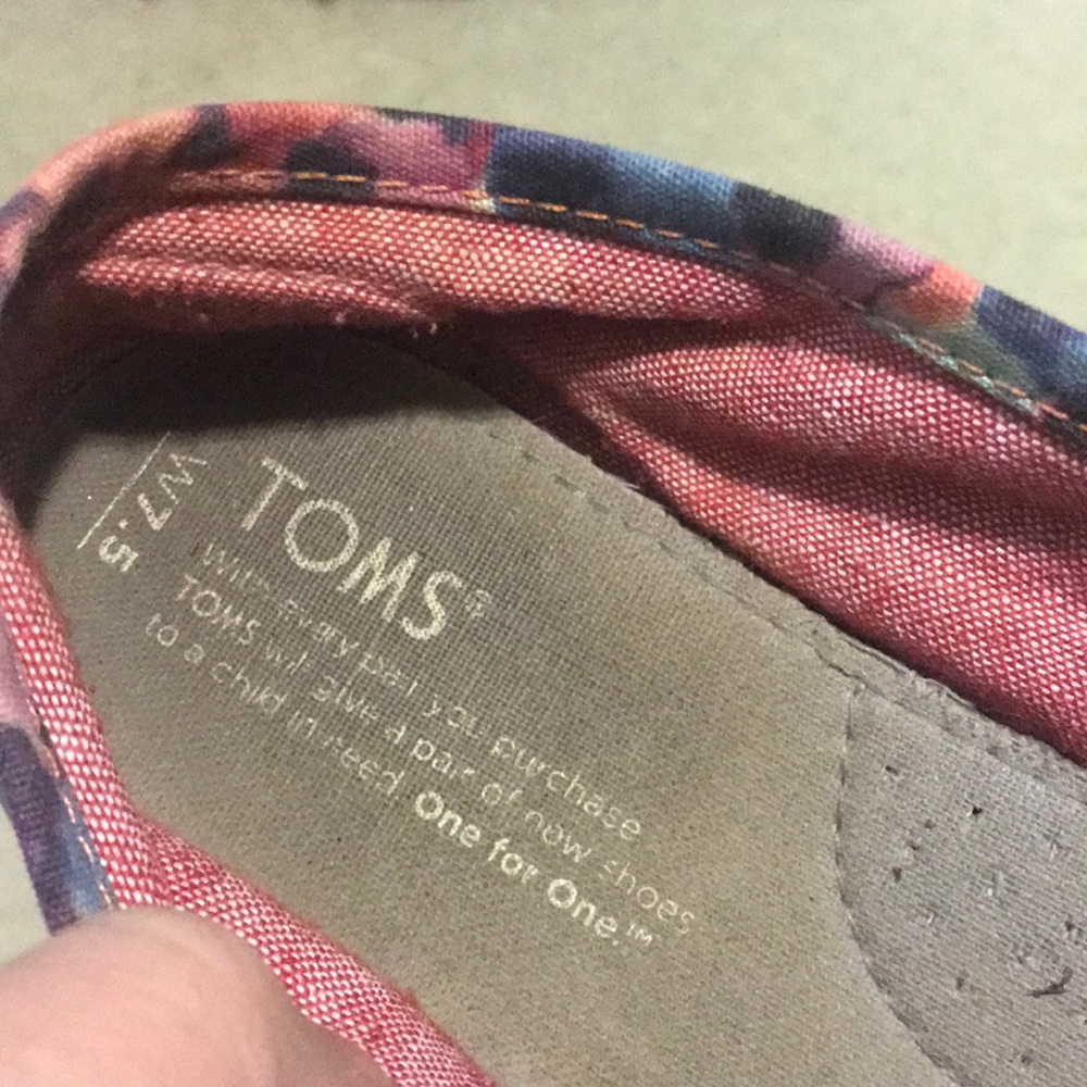 Bright Spring poppy floral 7.5 Toms flat shoes - Picture 2 of 4